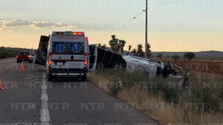 Registran salida de camino y volcadora de camión sobre carretera federal 45