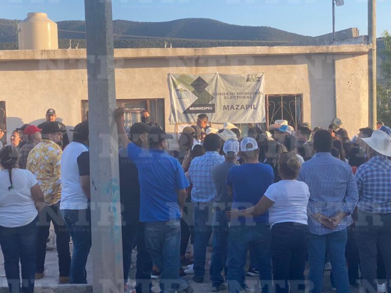 Se manifiestan en comité del IEEZ