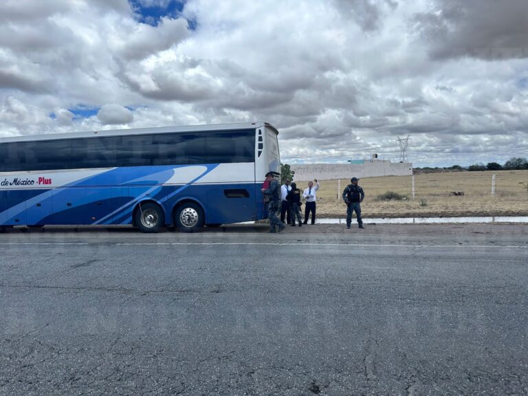 Choca Omnibús contra una camioneta