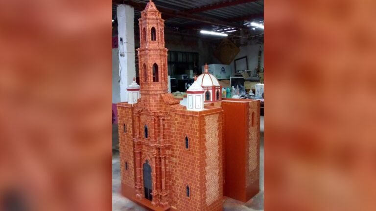Diseñan mueble inspirado en templo