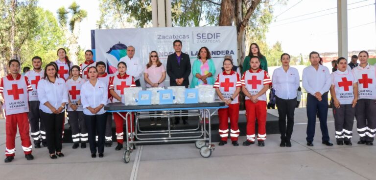 Dona SEDIF implementos médicos a Cruz Roja Mexicana