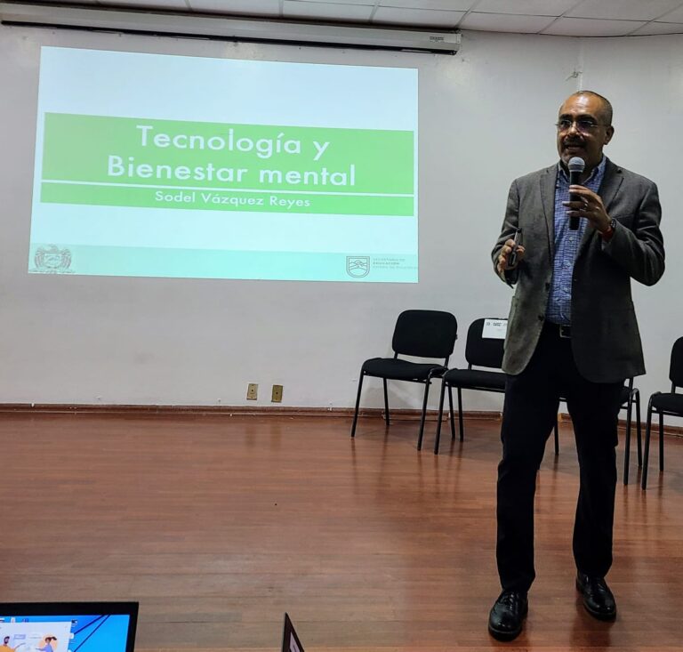 Imparten conferencia sobre salud mental
