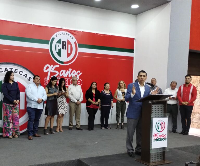 Critica Peña a quienes descalifican al PRI