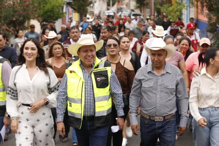 Rehabilitan calles de Villanueva