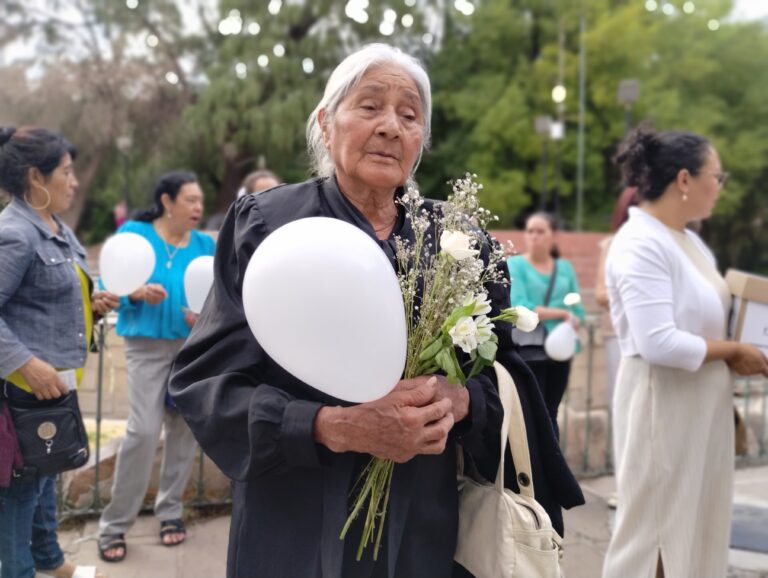 Rezan católicos por votaciones en paz
