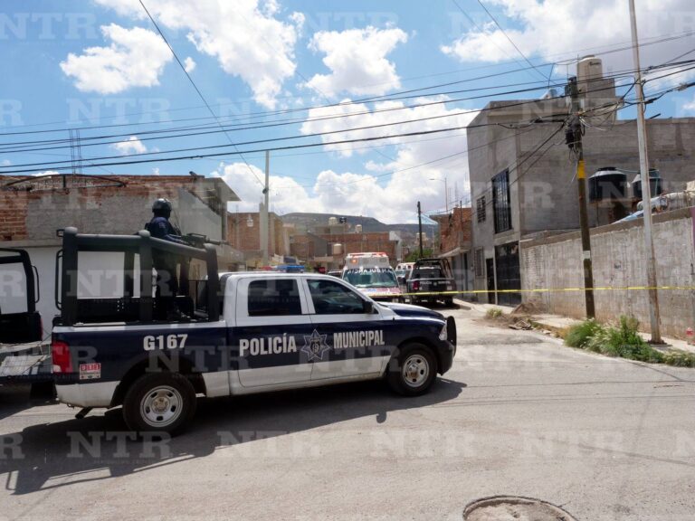 Irrumpen domicilio y asesinan a mujer joven en Jardines del Sol