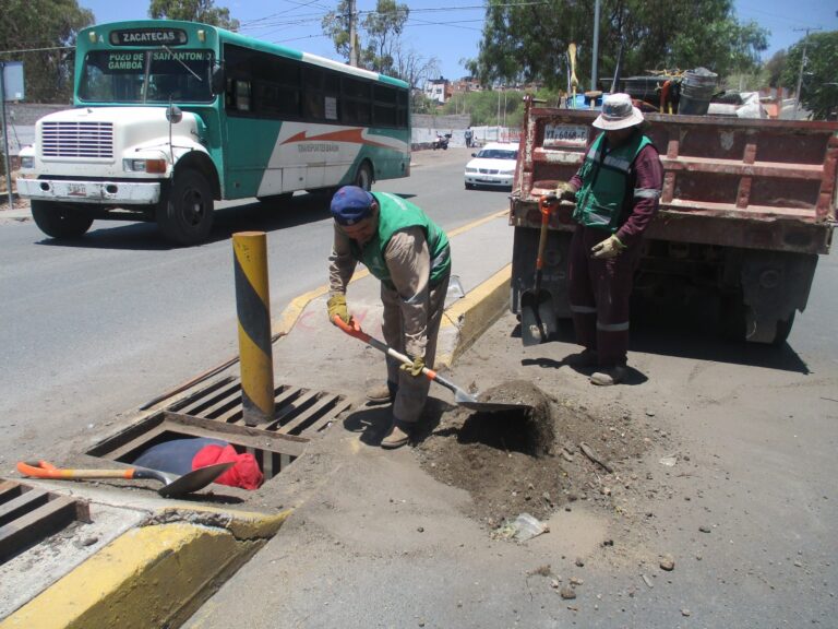 Avanzan jornadas de desazolve en la capital