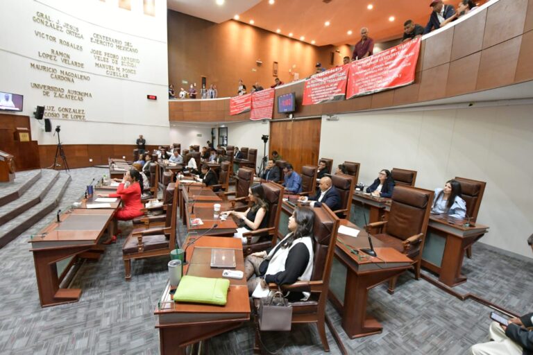 Aprueban reforma al Issstezac por mayoría