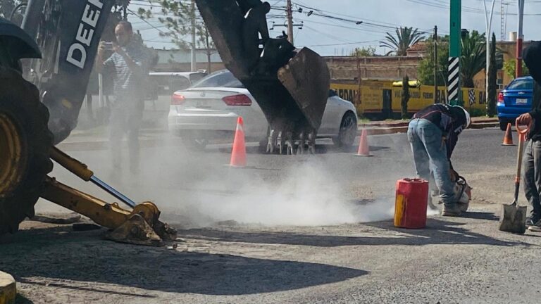 Dan celeridad a programa de bacheo