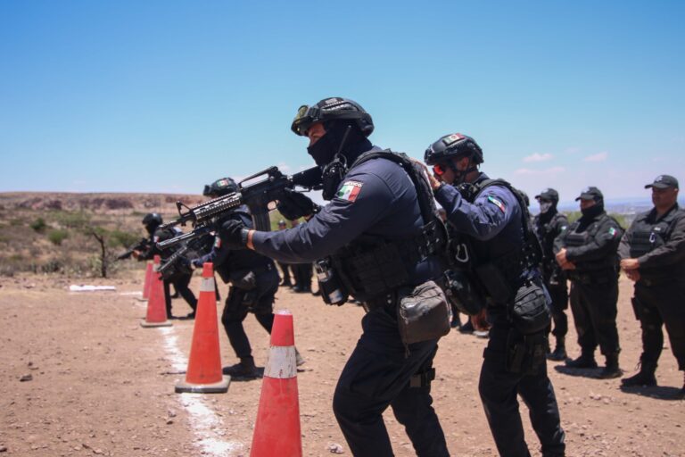 Certificados, 47 de 72 policías