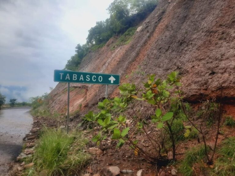 Colapsa carretera Tabasco-Calvillo