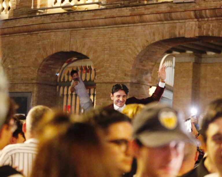 Diego Ventura abre la Puerta Grande de Valencia