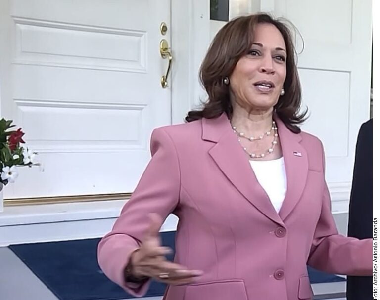 Pone Trump en duda que Harris sea negra