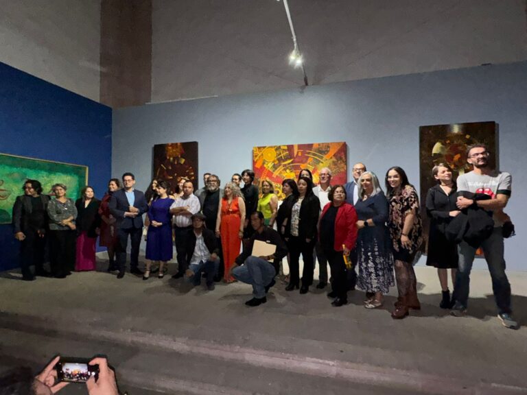 Inauguran expo «30 años de la Segunda Escalera»