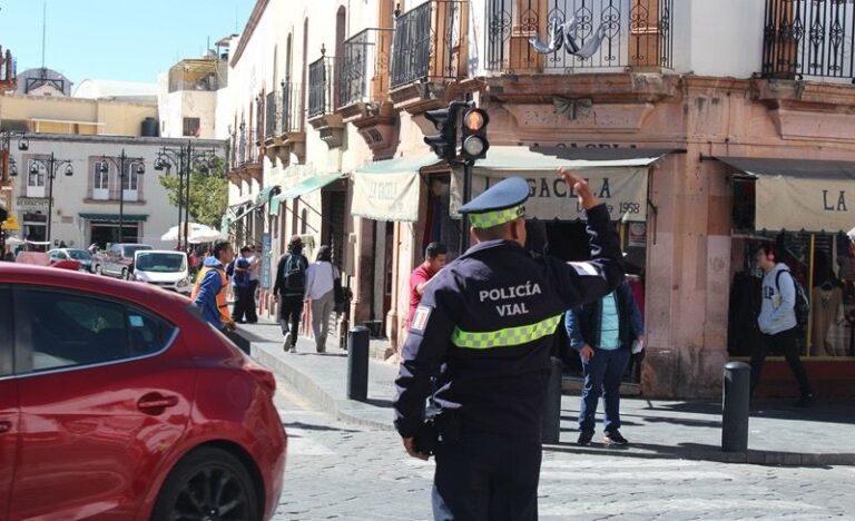 Mantienen operativos viales y atención al público en territorio estatal