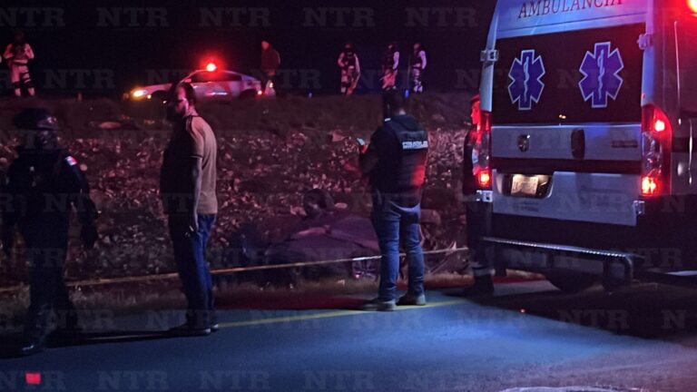 Muere bebé y una mujer tras volcadura en la 45