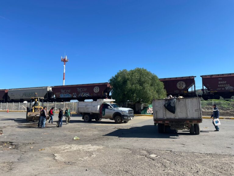 Realizan jornada de limpieza en Mercado de Abastos