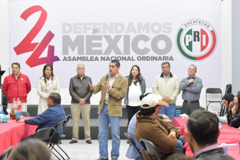 Reconocen a personal del PRI