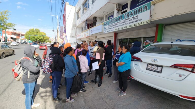 Logran acuerdo empleados de Trash, luego de protesta
