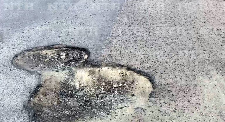 Villas Fontana, con baches que parecen cráteres
