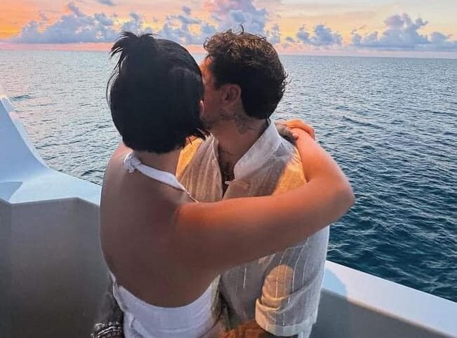 Nodal y Ángela Aguilar comparten su enamoramiento en fotos