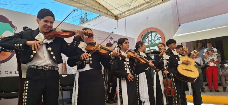 Aprenden con talleres de música en Jalpa y Juchipila
