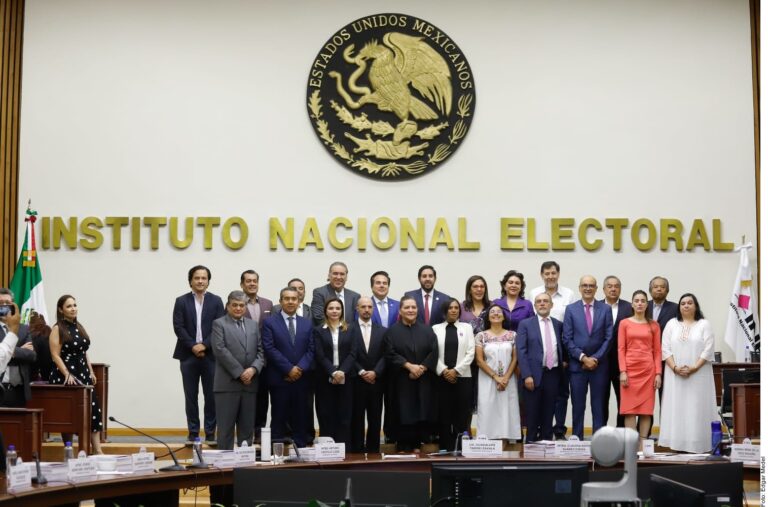 Avala consejo del INE distribución de senadurías