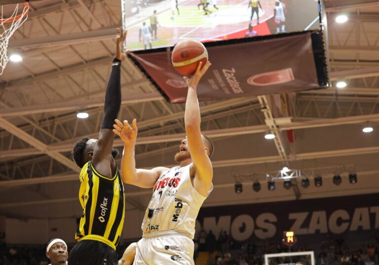 Cae Mineros 71-77 ante Fuerza Regia