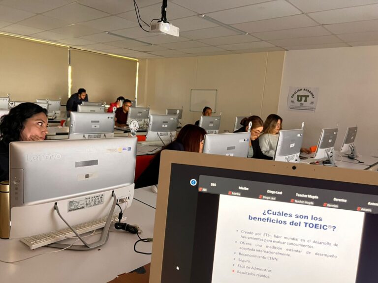 Capacitan a docentes de inglés de la Utzac
