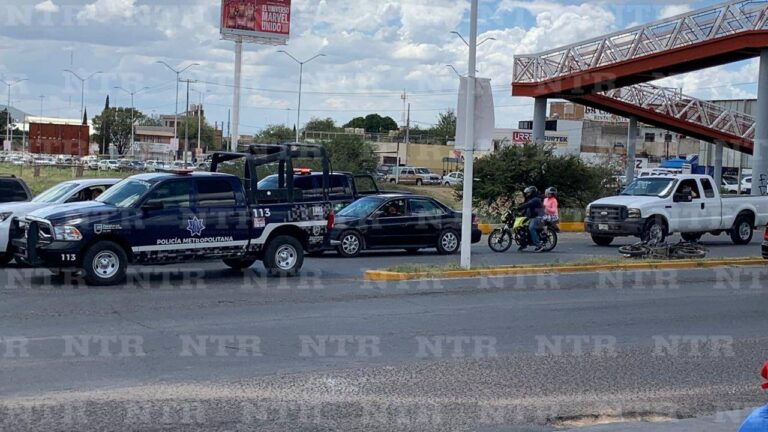Choca policía durante su descanso; lo traslada a hospital