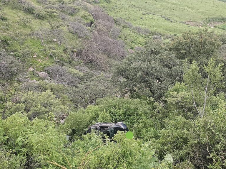 Deja accidente un muerto y dos heridos en federal 23