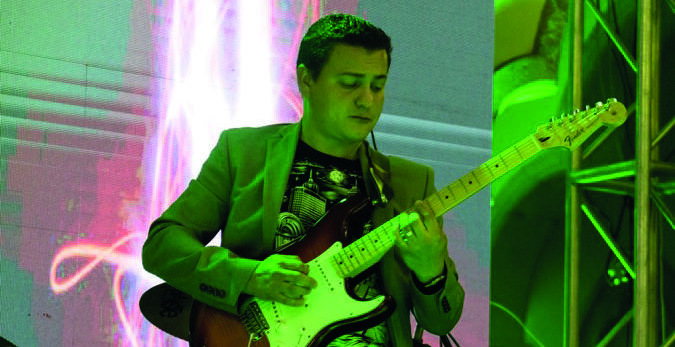 Deléitate con el concierto de guitarra de Bazavilvazo