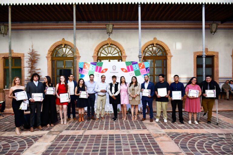 Entregan Premio Juvenil y de Líricas por la Paz en Guadalupe