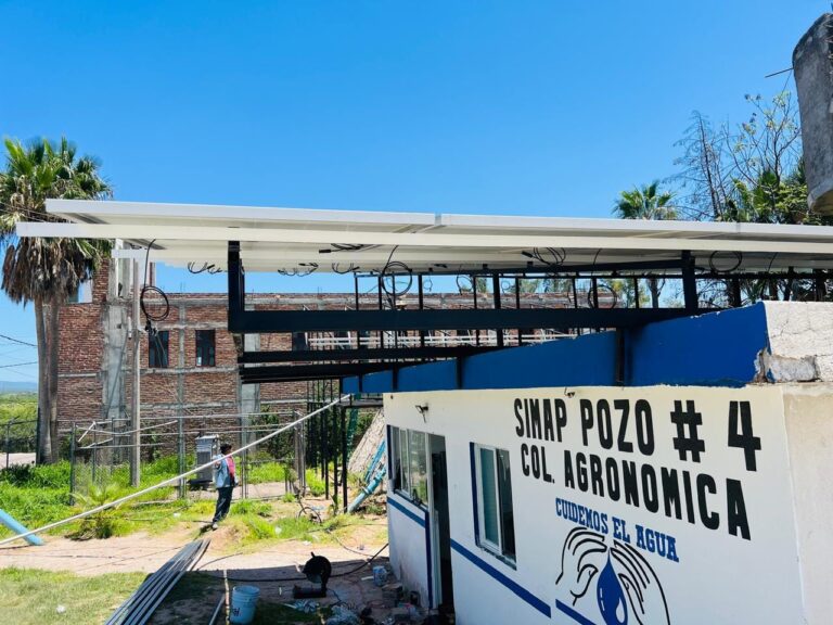 Equipan con paneles solares a pozo de Jalpa