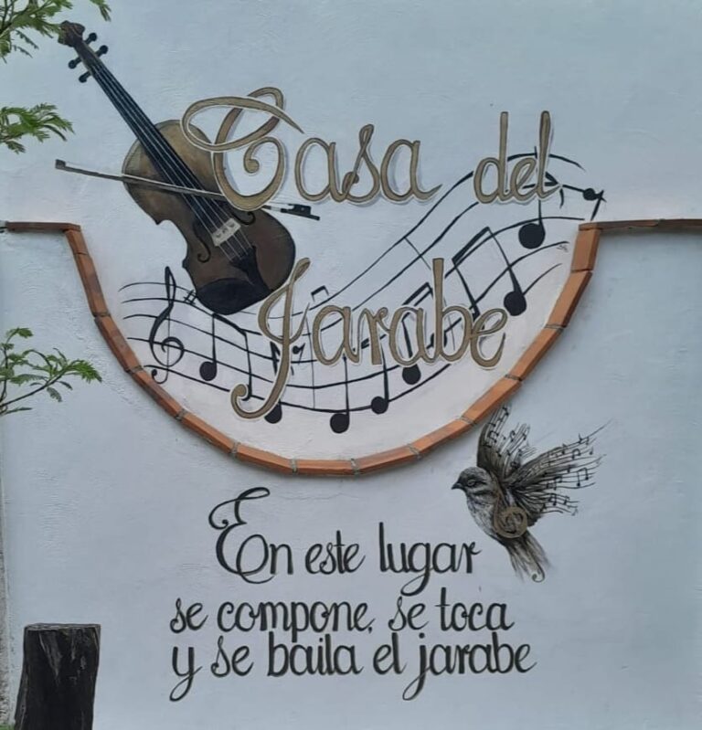 Comparten la música en la Casa del Jarabe