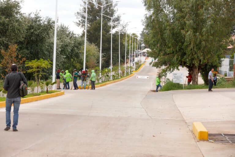 Rehabilitan bulevar de acceso a Atolinga
