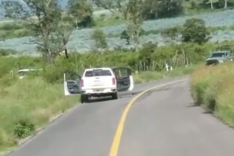 Reportan enfrentamiento en carretera Tepatitlán a Yahualica