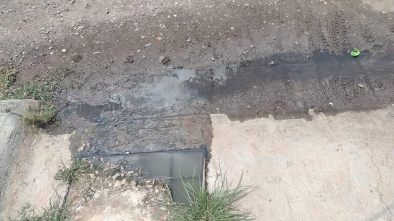 Ignora el Municipio fuga de aguas residuales