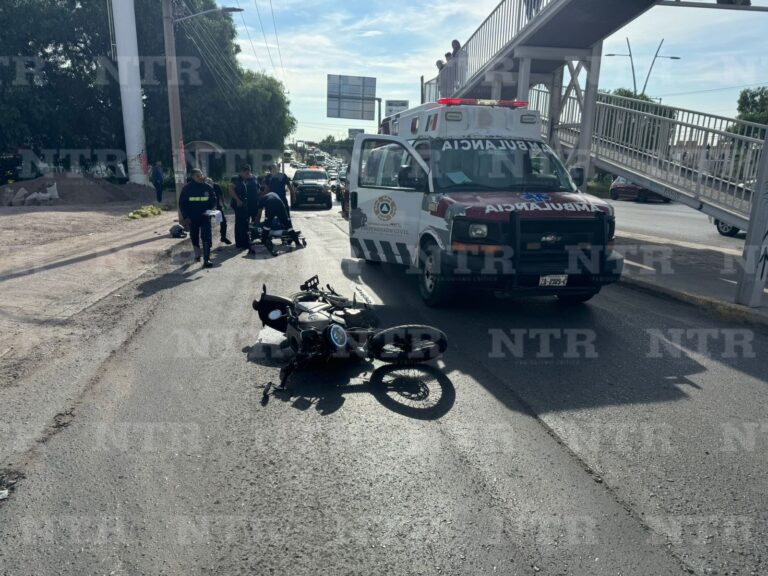 Pierde el control y cae de su motocicleta