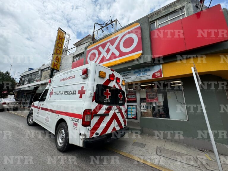 Sujetos armados asaltan tienda de autoservicio