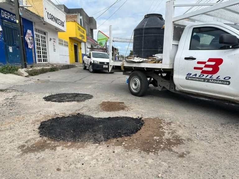 Cumple diputado con programa de bacheo