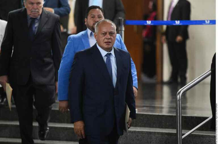 Acusa Cabello a Machado del apagón eléctrico