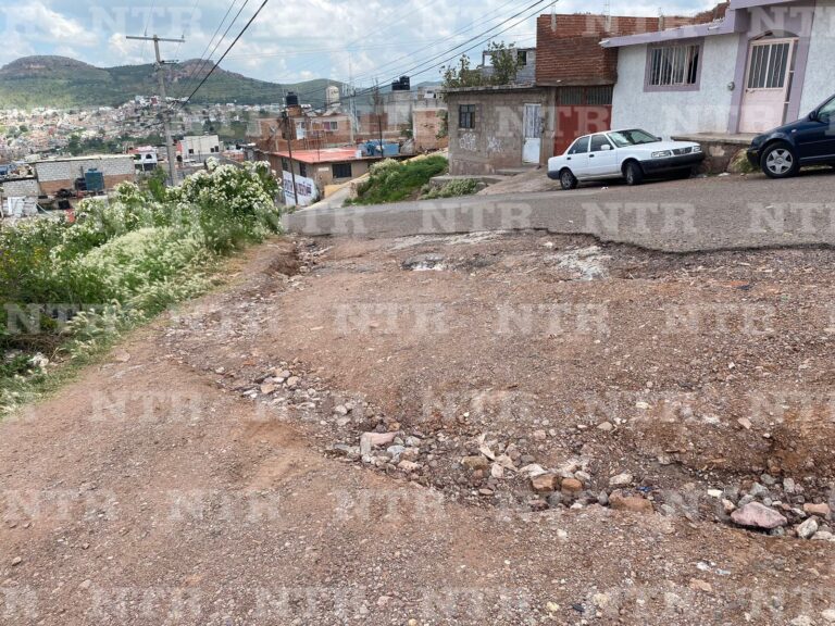Urge pavimentar calles de la CTM: vecinos
