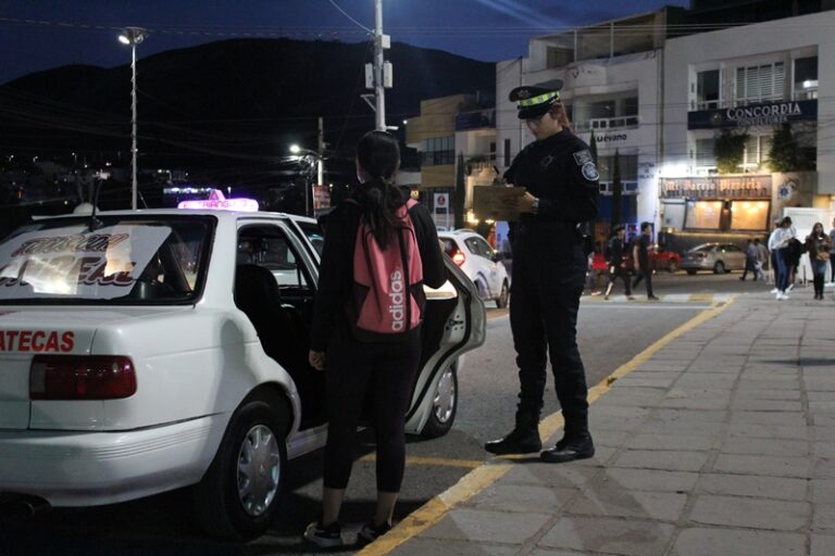 Colocan casetas en Fenaza para reportar emergencias