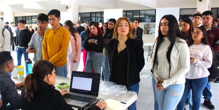 Con más de mil 800 alumnos, inicia Utzac nuevo ciclo escolar