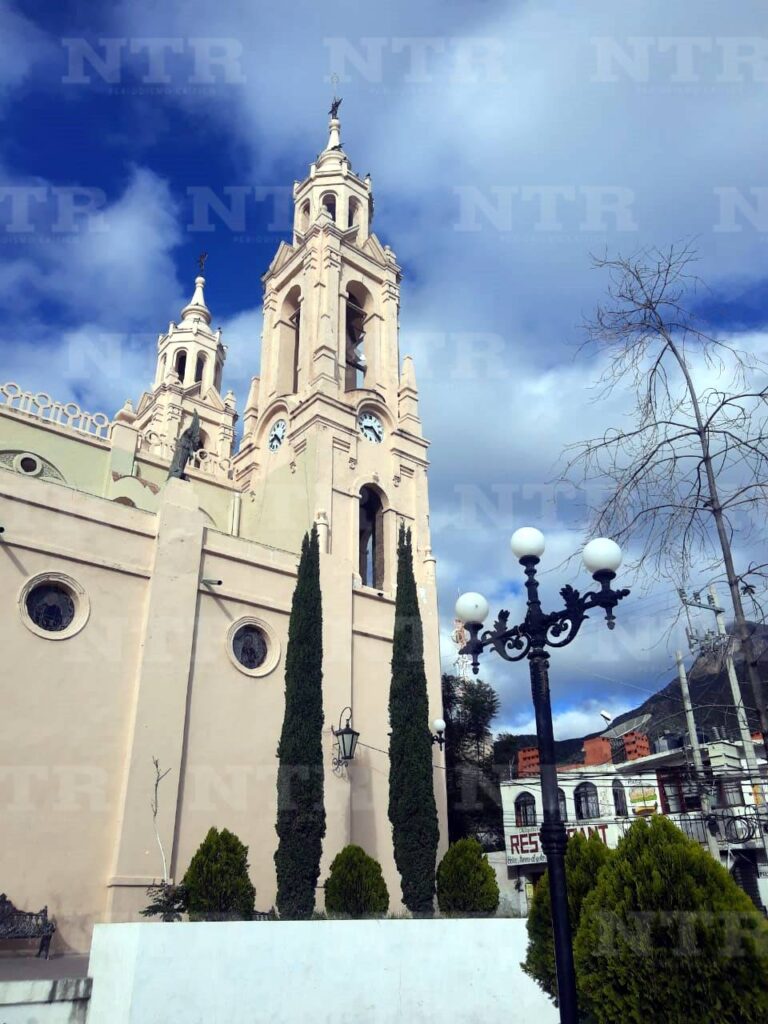 Denuncian trabajadores del ayuntamiento falta de pago