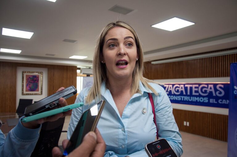 Diputada también será presidenta del SMDIF capitalino