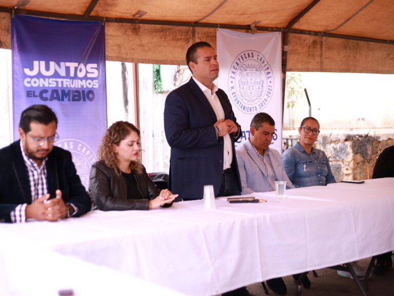 Festeja MVP a electricistas en su día