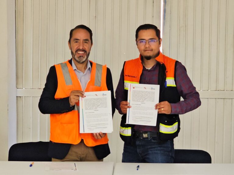 Firman convenio Cecytez y minera Arian Silver