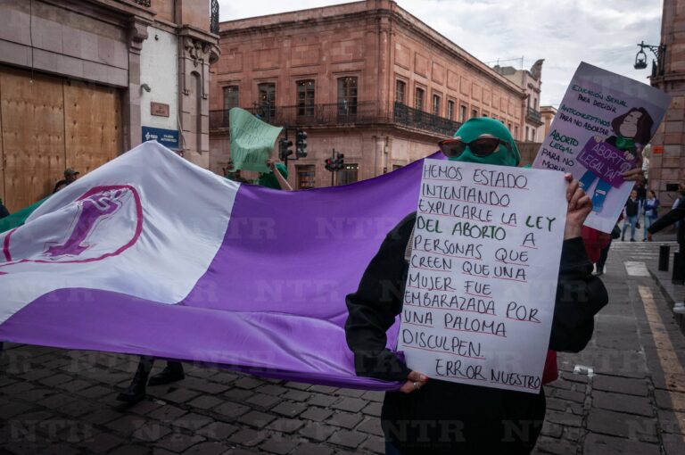 Marchan por aborto legal, seguro y gratuito